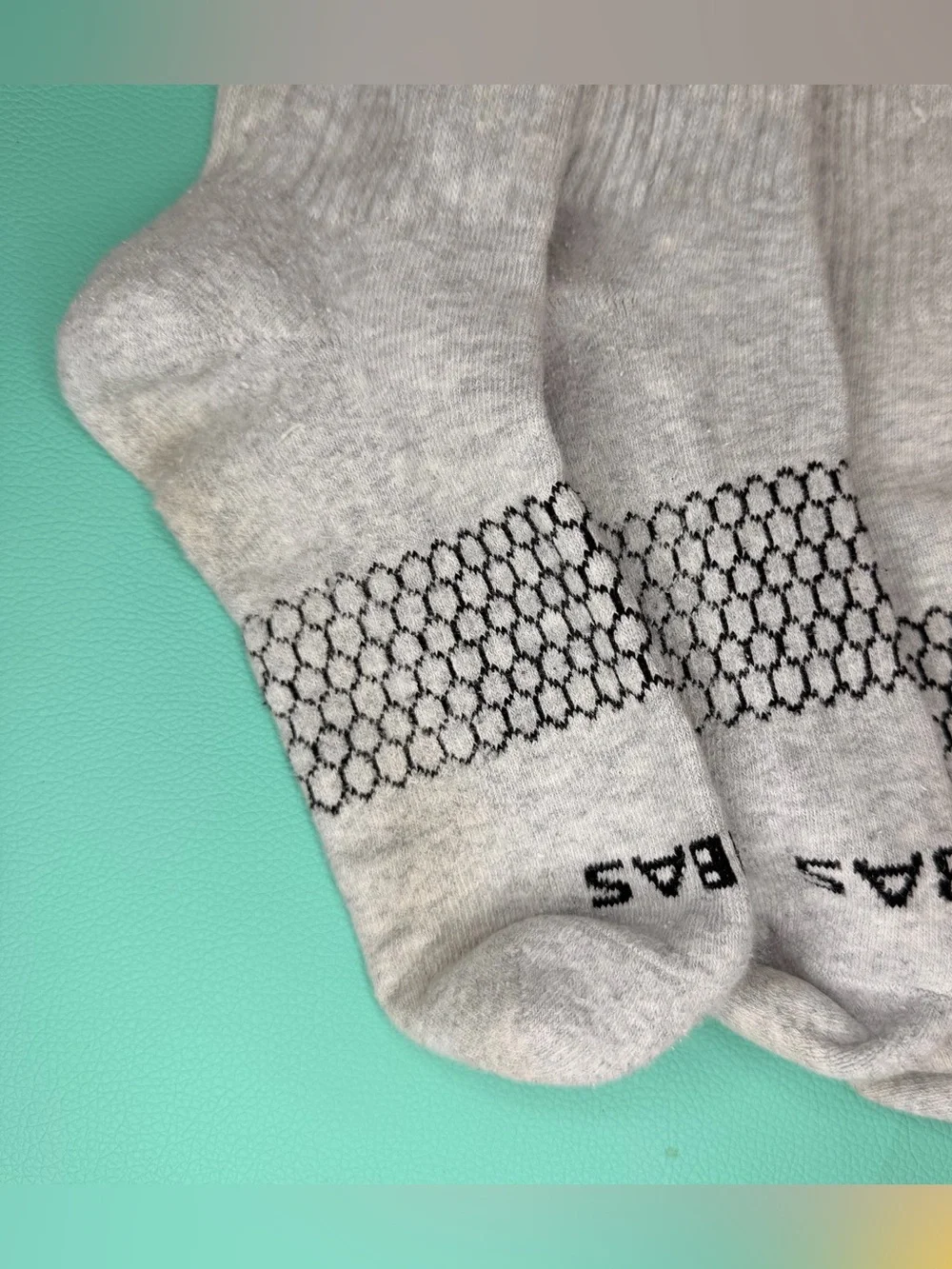Bombas Men's Athletic Crew Socks 3pairs - Light Gray & Charcoal/Blue Size Medium